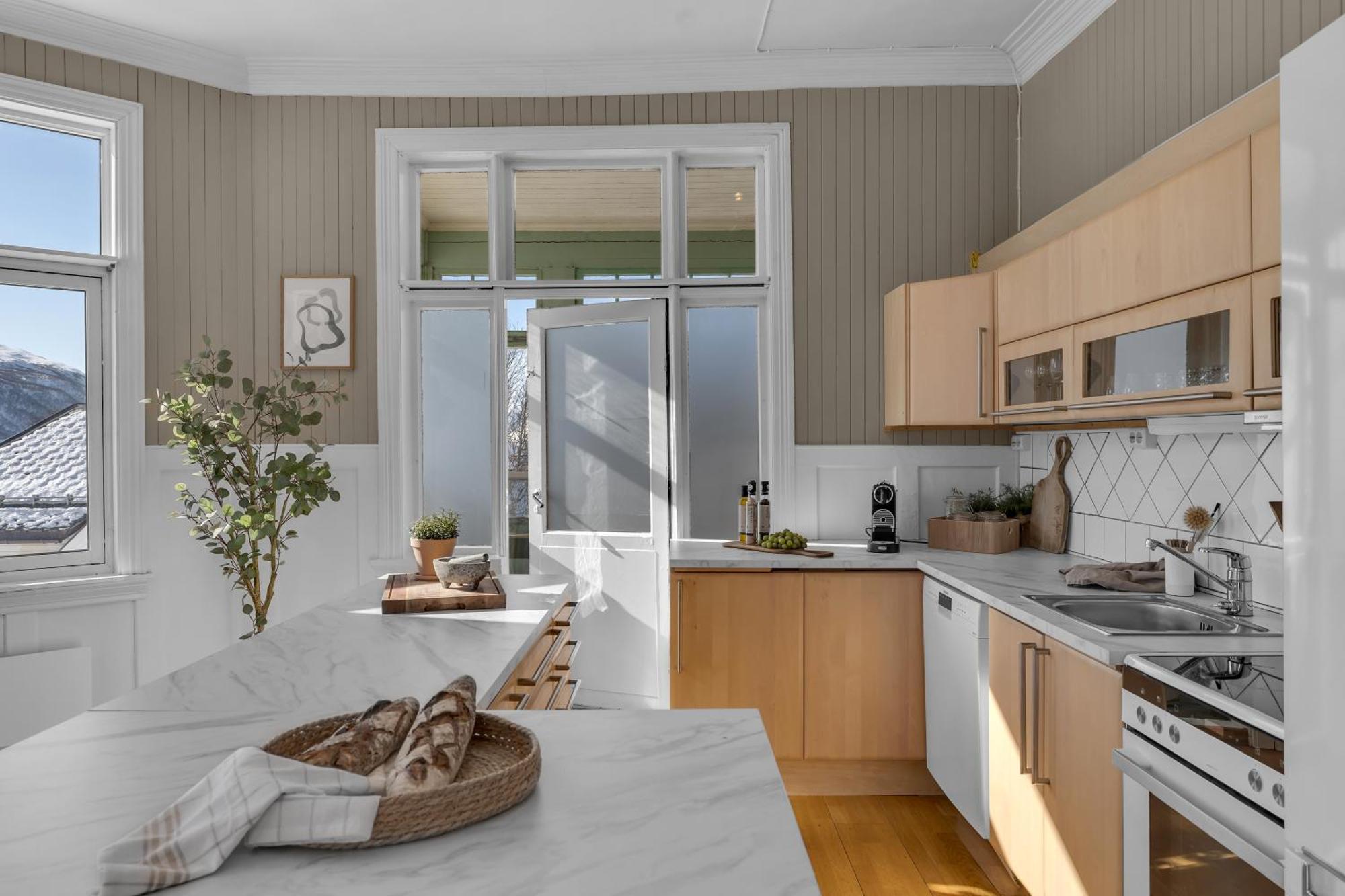 Lovely Center With Amazing Views And Free Parking! Leilighet