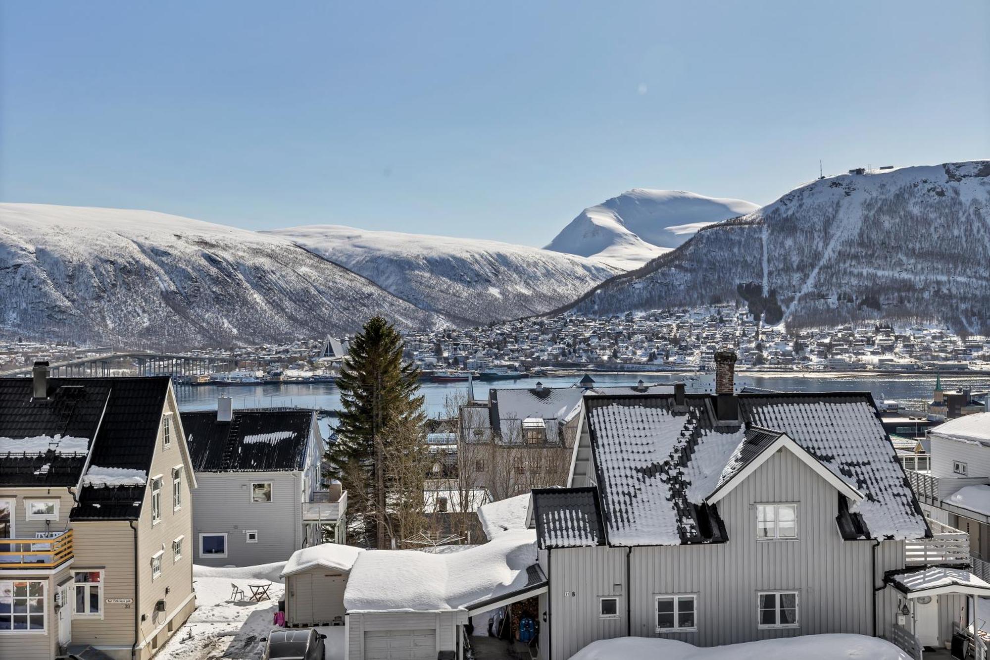 Lovely Center With Amazing Views And Free Parking! Apartment *